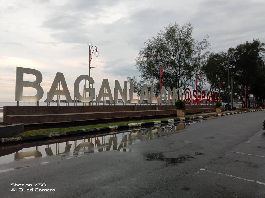 Imani Homestay Beach Gateway Bagan Lalang 甘邦甘拉朗 外观 照片